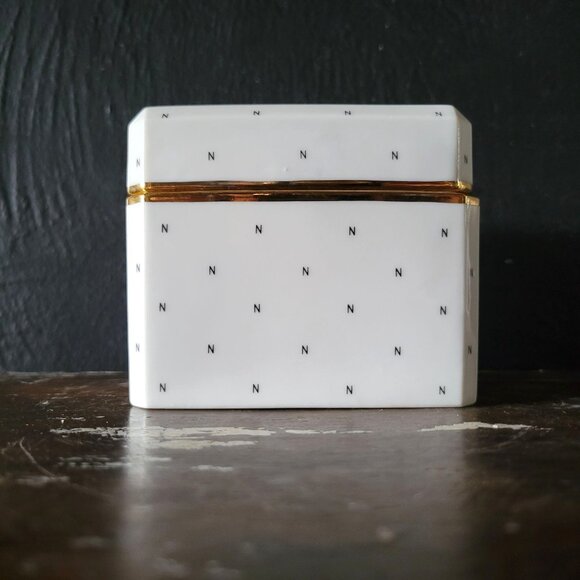 Vintage Japanese Cosmetic Norell Porcelain Powder Dresser Vanity Box, N Monogram - Picture 3 of 11